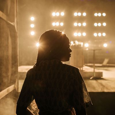actress behind the scenes